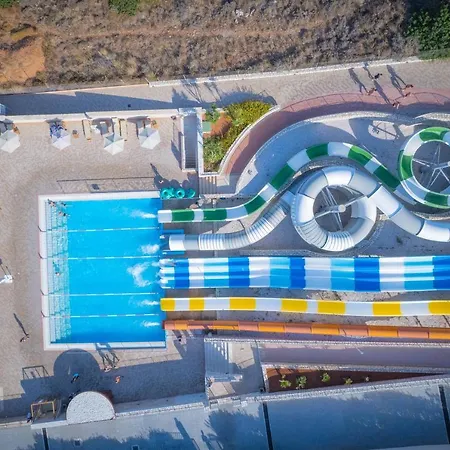 Semesteranläggning (resort) Grand