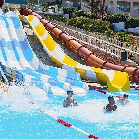 Grand Semesteranläggning (resort) 4*