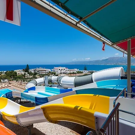 Grand Semesteranläggning (resort) 4*